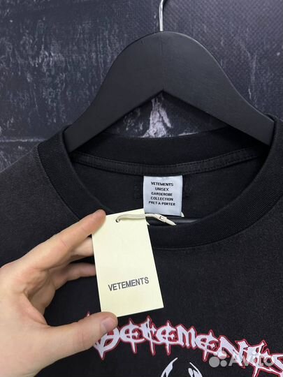 Оверсайз футболка Vetements