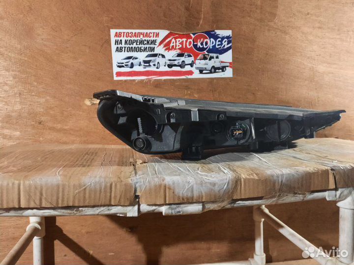 Фара передняя левая Hyundai Kona 2017-2020