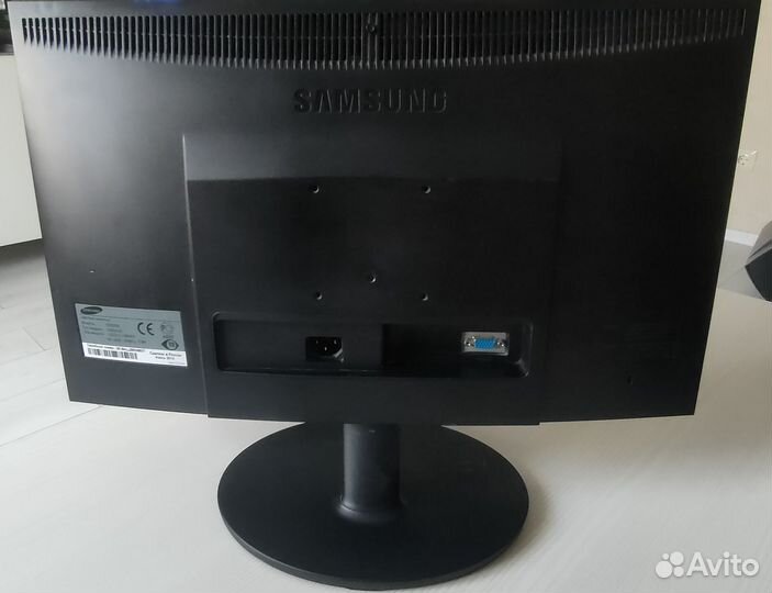 Монитор Samsung E2220N