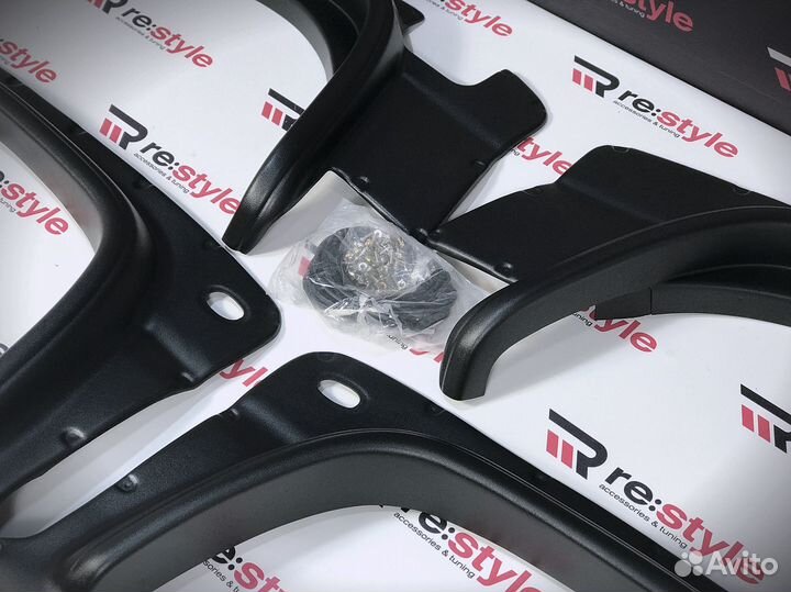 Фендера Suzuki Jimny