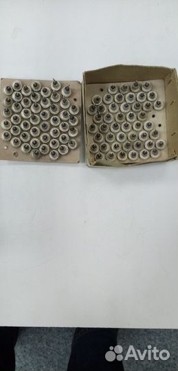 Стабилитрон полупровд. Д815 Б изг. СССР