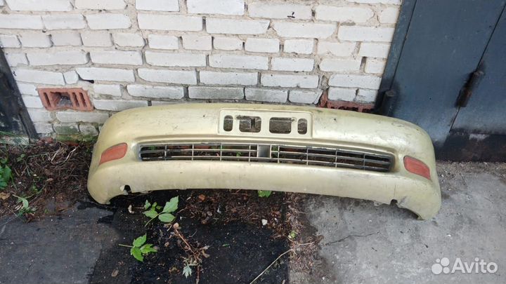 Бампер передний toyota sera