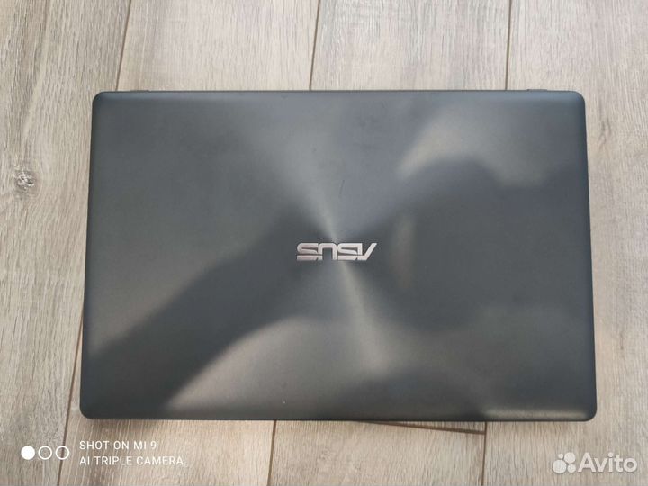 Ноутбук asus