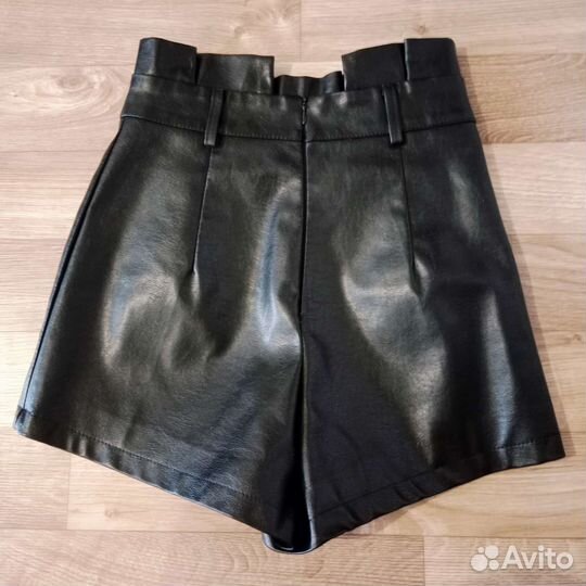 Шорты из эко кожи