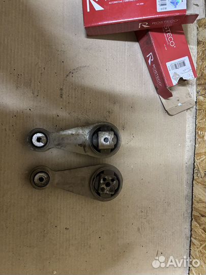 Подушка двигателя priora