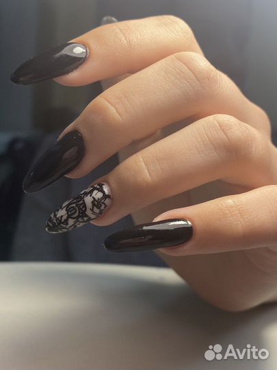 Начинающий мастер маникюра