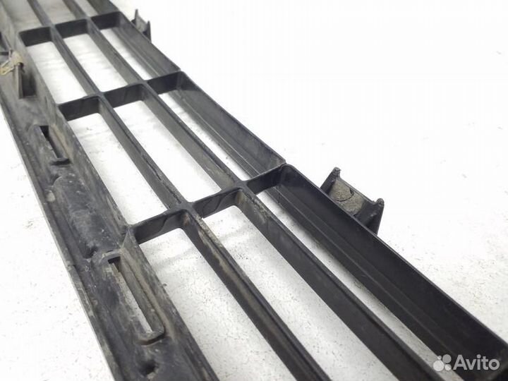 Решетка переднего бампера верхняя Toyota RAV4 CA40