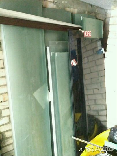 Стеклянные двери для душевых кабин
