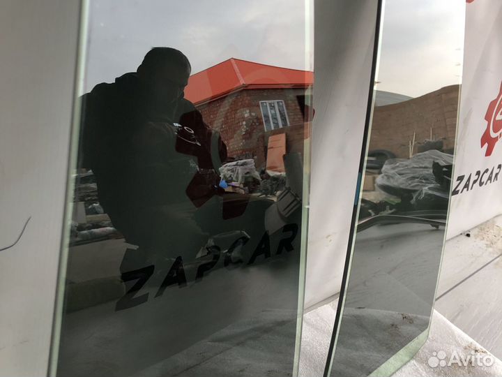 Toyota Land Cruiser 200 Форточка задняя