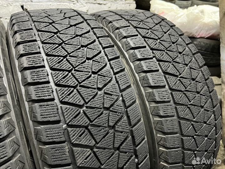 Bridgestone Blizzak DM-V2 235/65 R18