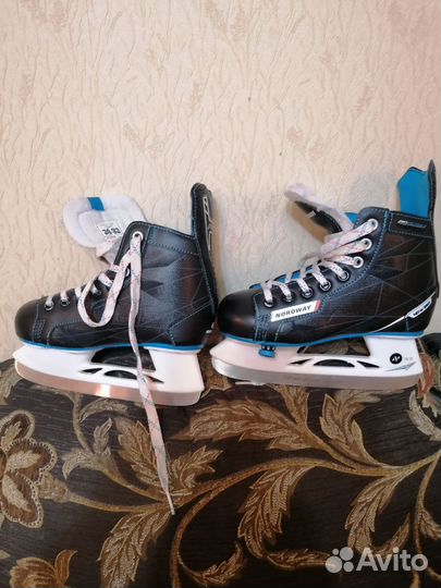 Коньки хоккейные детские
