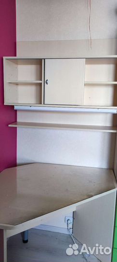 Угловой письменный стол