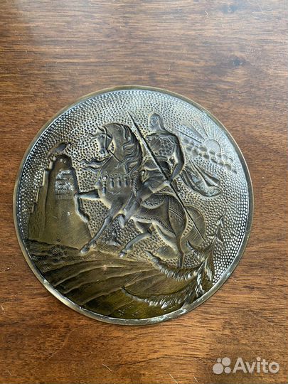 Блюдо чеканка