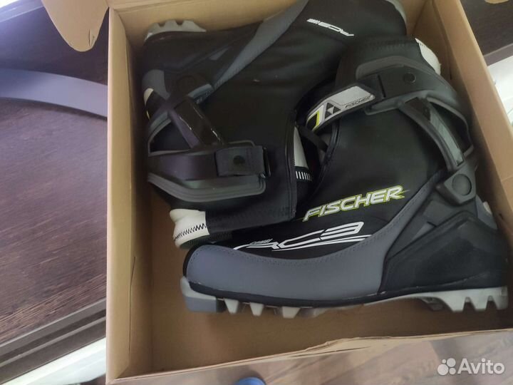 Лыжи и ботинки fisher