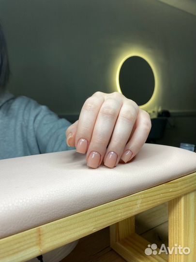 Модель на маникюр