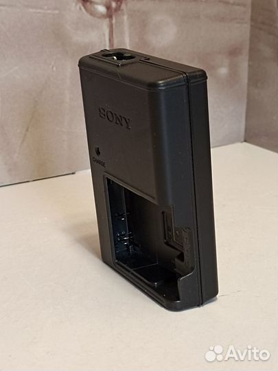 Зарядное устройство Sony BC-CSD
