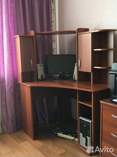 Компьютерный стол