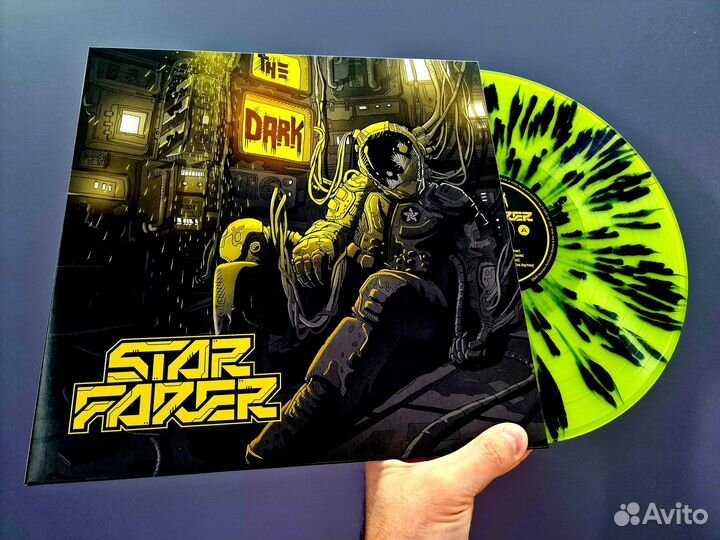 Starfarer - The Dark LP color