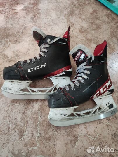 Коньки хоккейные