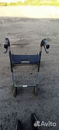 Ходунки для взрослых на колесах