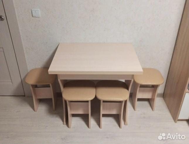 Обеденная группа с поворотно-раскладным столом