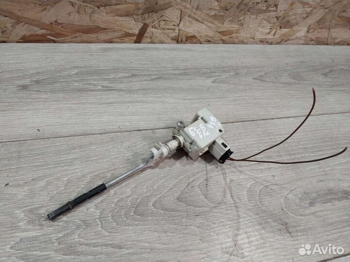 Замок лючка бензобака Volkswagen Passat B5