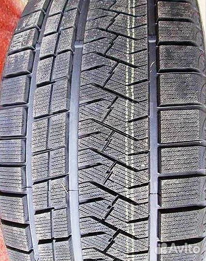 Triangle PL02 245/50 R18