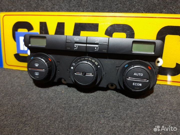 Блок управления климат-контролем Skoda Octavia 2