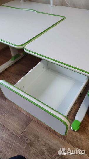 Растущая парта (письменный стол) и стул (кресло)