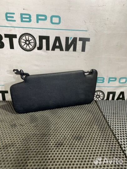 Козырек солнцезащитный передний правый