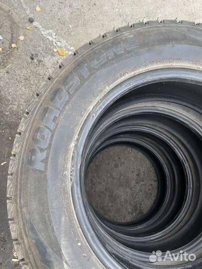 Roadstone Winguard Ice 215/65 R16