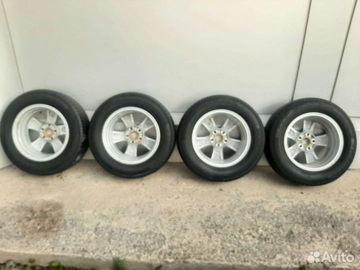 Yokohama BluEarth RV-02 215/65 R16