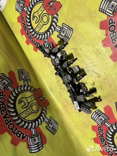 Рампа топливная с форсунками Renault Kaptur Duster