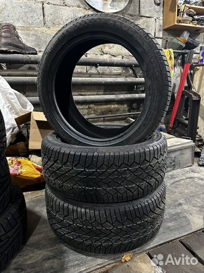 Continental ContiVikingContact 7 235/45 R18 98T