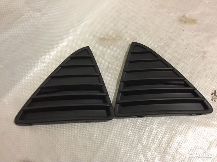 Решетка переднего бампера Форд Фокус 3