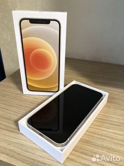 iPhone 12, 64 ГБ