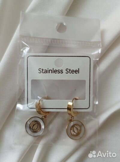 Серьги стильные