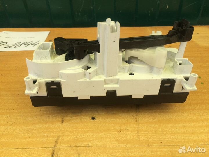 Блок управления климат-контролем Peugeot 308