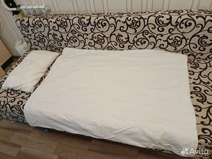 Детское одеяло и подушка в кроватку