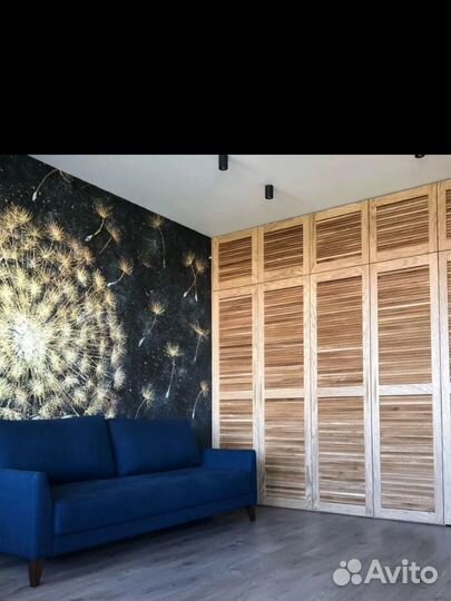 Шкаф из дуба с жалюзийными дверцами на заказ