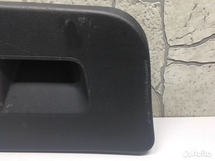 Обшивка крышки багажника Volkswagen Polo V