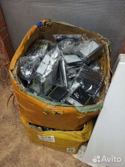 Чехлы на телефон