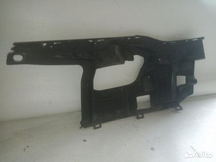 Кронштейн бампера передний правый Audi A7 С7 2010