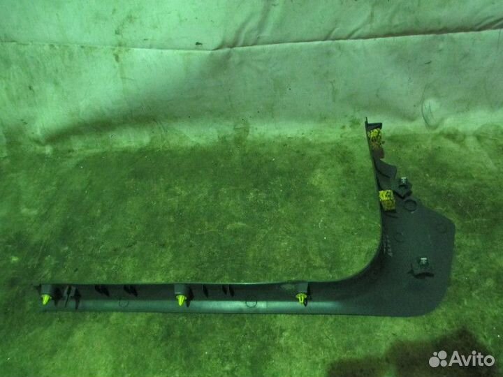 Накладка порога передняя правая Ford Focus II 2005