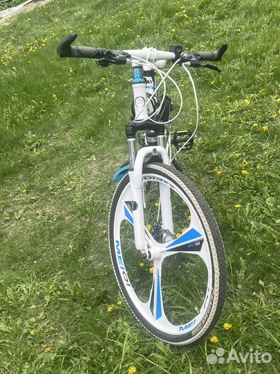 Велосипед на литых дисках bmw