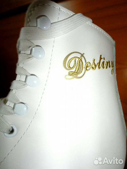 Коньки новые р. 39 фигурные (стелька 25,5 см)