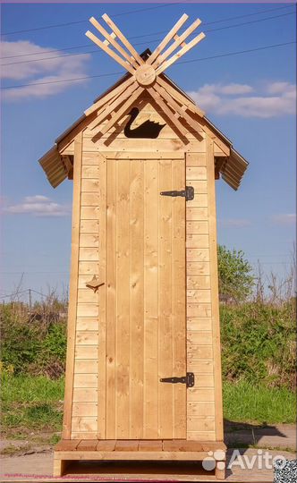 Уличный туалет деревянный HME556