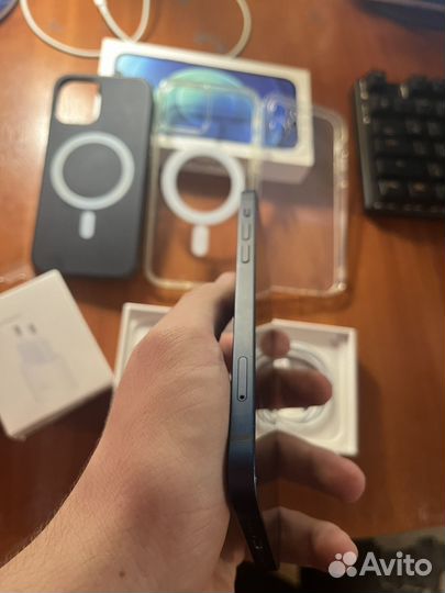 iPhone 12, 64 ГБ