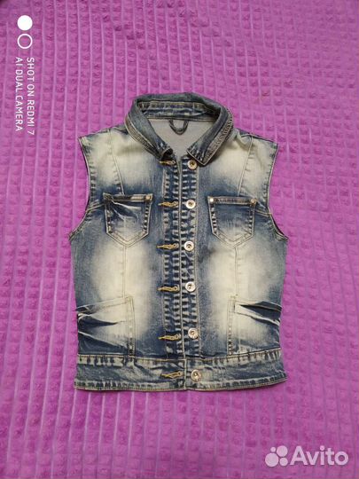 Джинсовая жилетка
