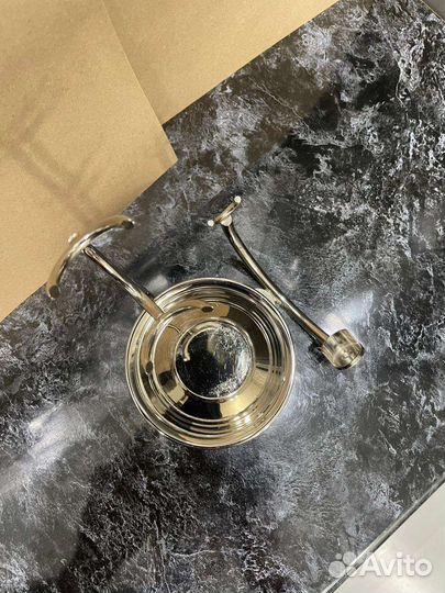 Скаттл, подставка под бритву и помазок